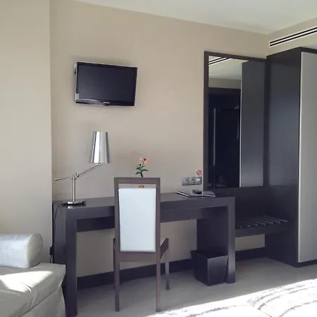 Ξενοδοχείο Adelma 2*