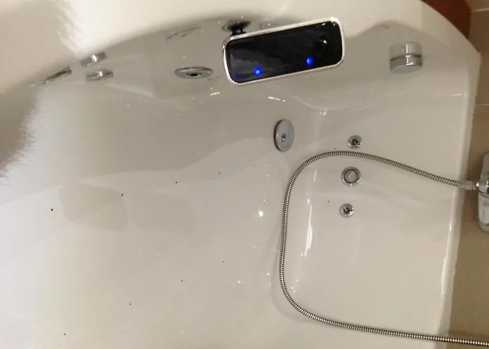 Adelma 2* הוזנאיו